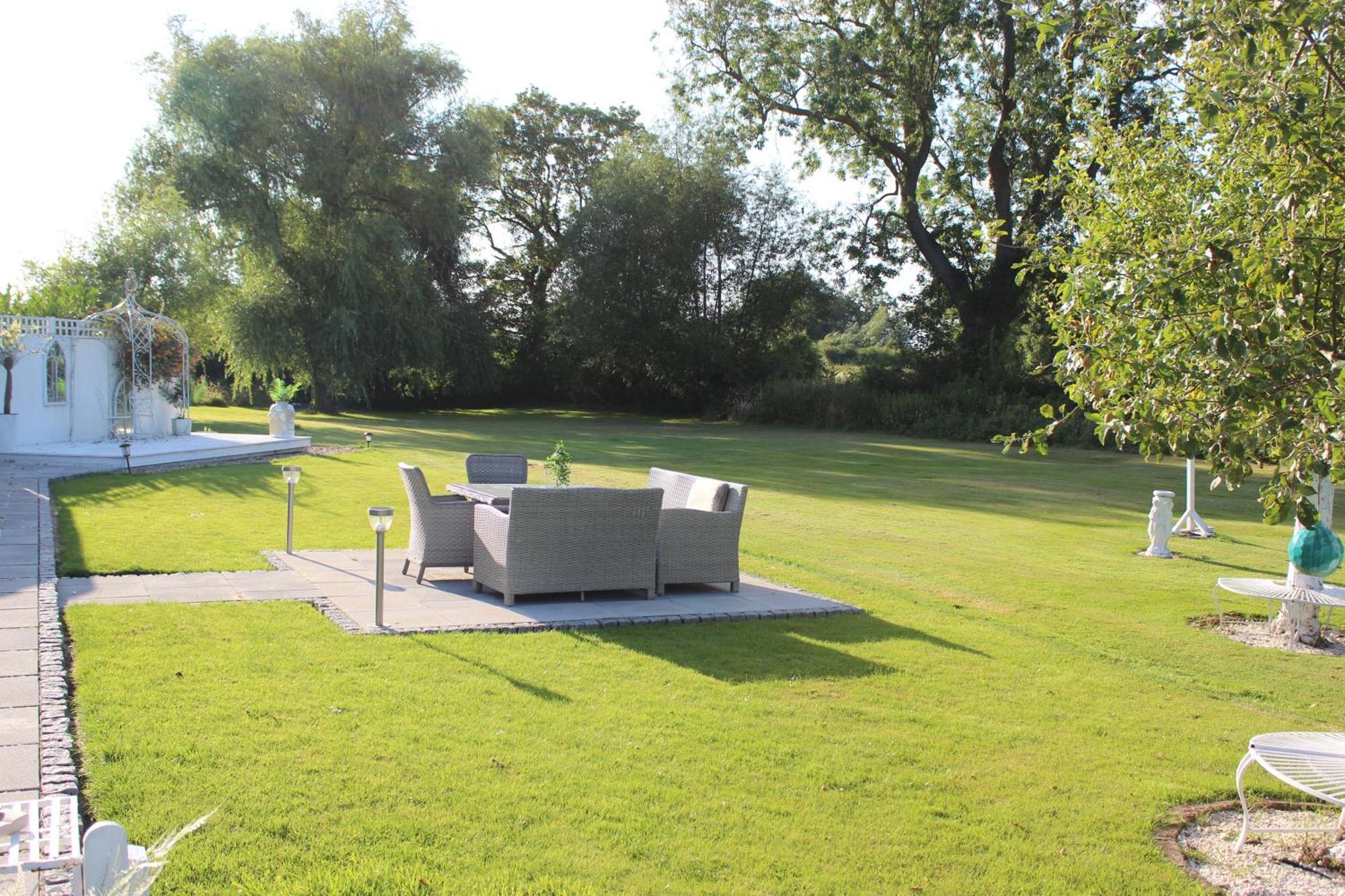 The Willowford Milton Keynes Extérieur photo
