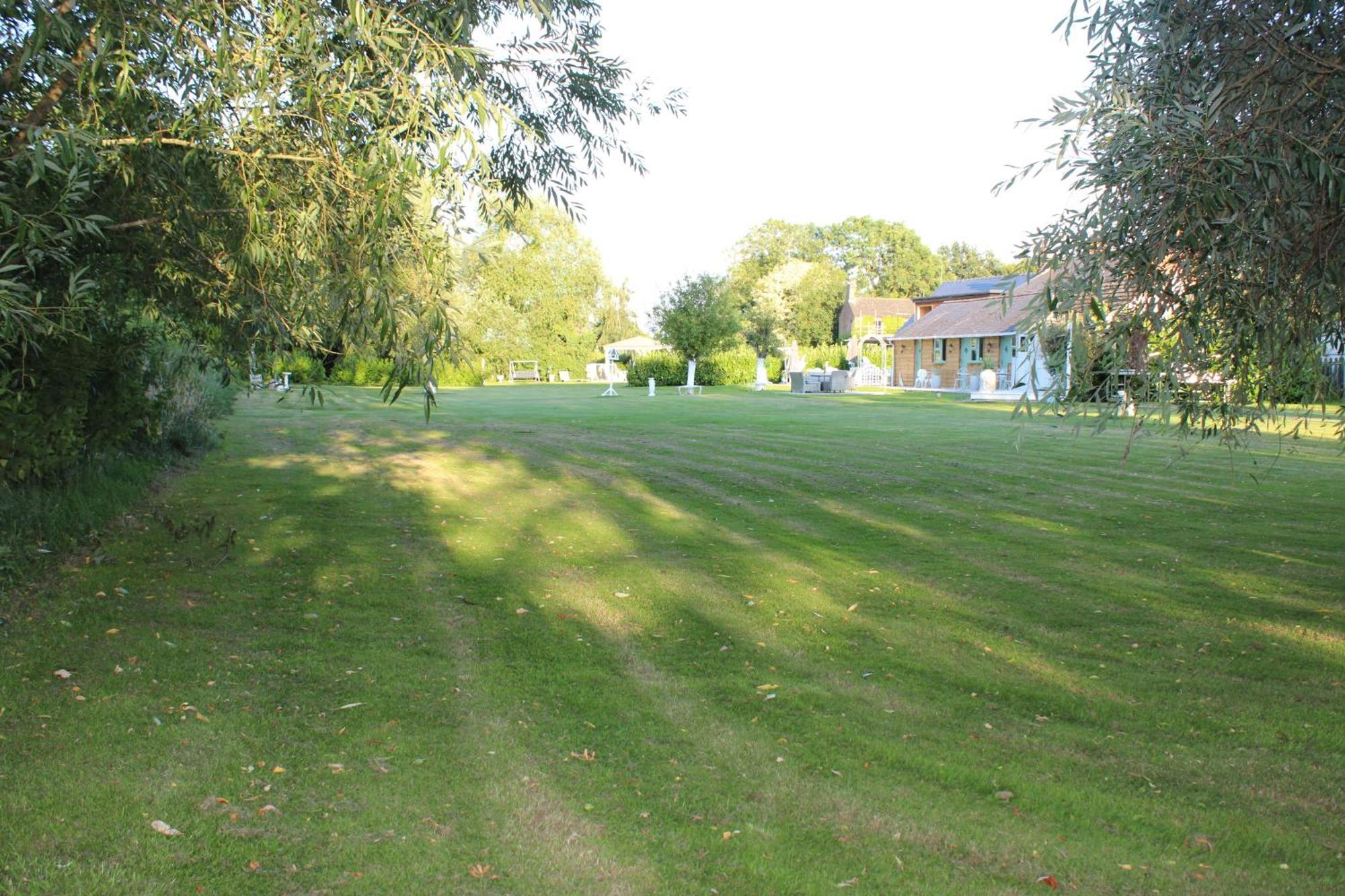 The Willowford Milton Keynes Extérieur photo