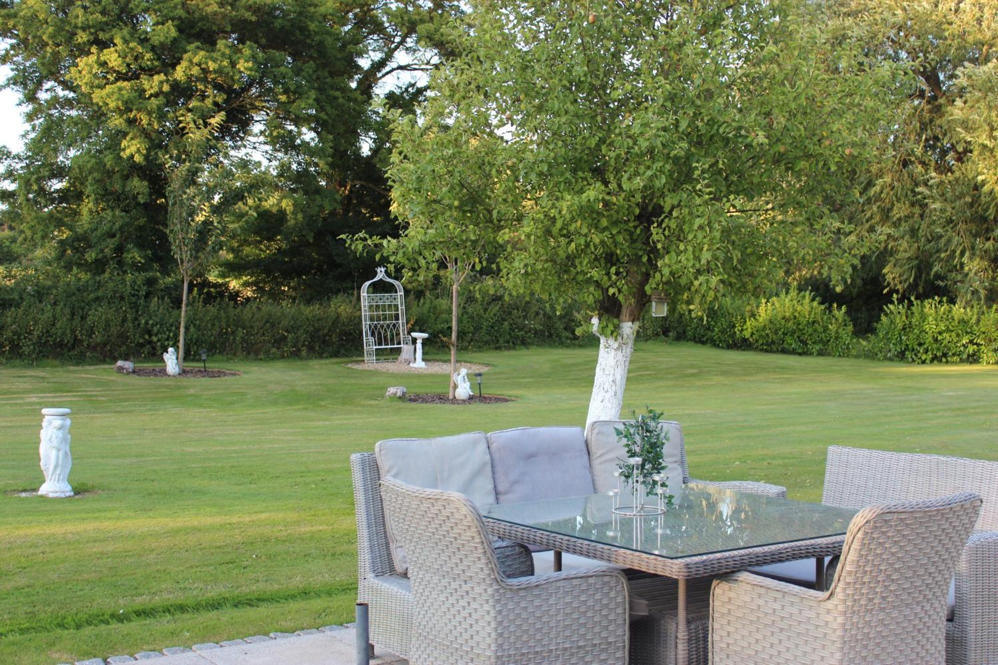 The Willowford Milton Keynes Extérieur photo